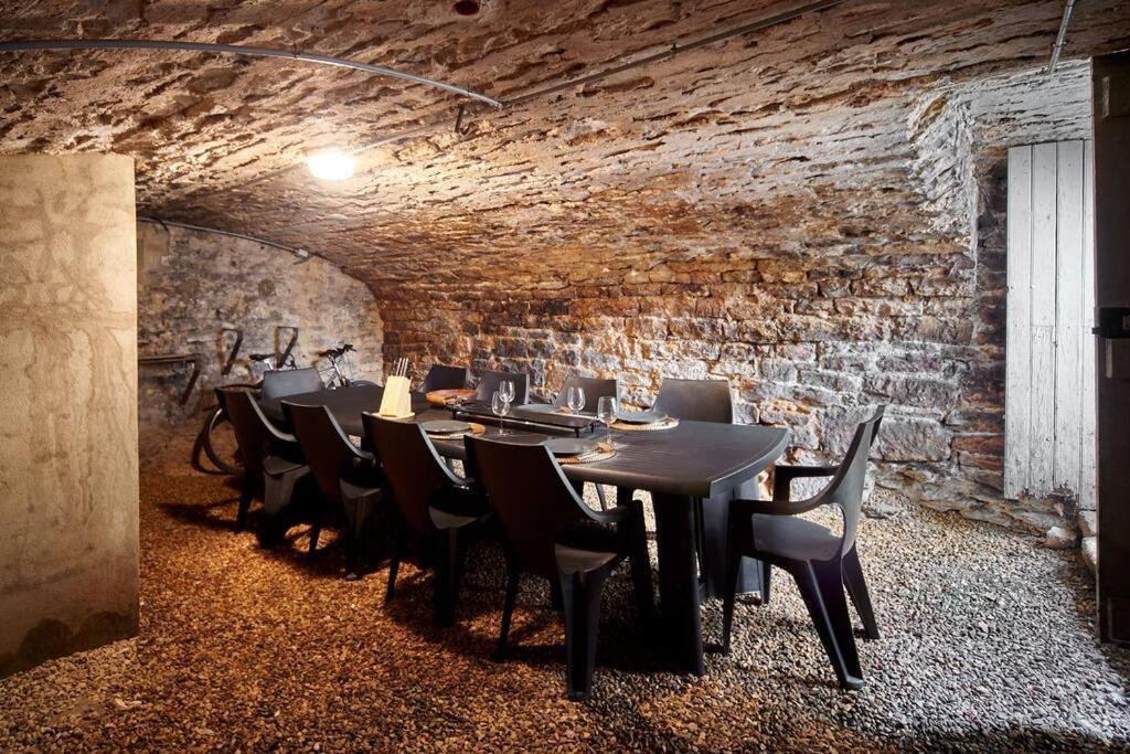 Le Wine Studio Жевре-Шамбертин Екстериор снимка